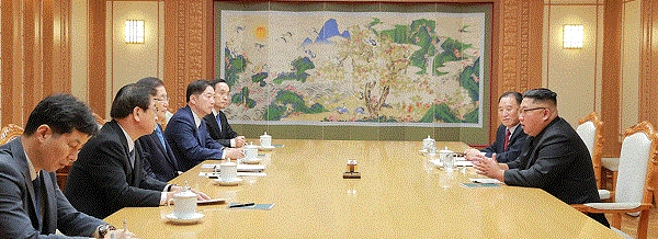 사진=대북특사단이 북한 김정은 국무위원장을 만나 문재인대통령의 친서를 전달하고 당일 돌아왔다. 청와대 사진제공