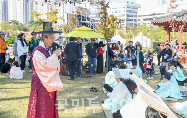 곽상욱 오산시장이 문화제행사에 참여 함께하는 모습.(사진=오산시)