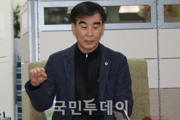 경기도의회 염종현 더불어민주당 대표의원은 16일 인터뷰를 진행했다.(사진=공동취재단)