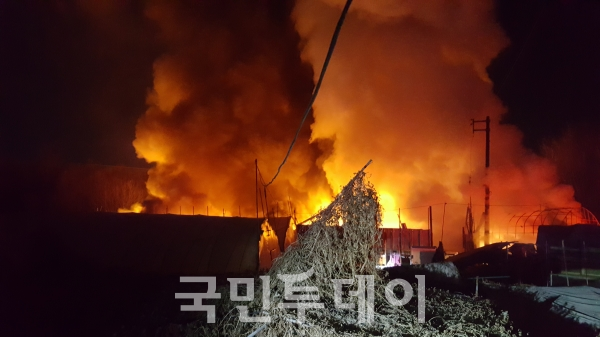 남양주시 진건읍 신월리 부근 ***중고물품 수리점에서 22일 화재가 발생했다.