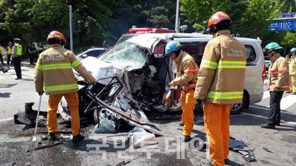 경기도 성남시 분당구 수내동 샛별사거리에서 10일 교통사고가 발생했다.